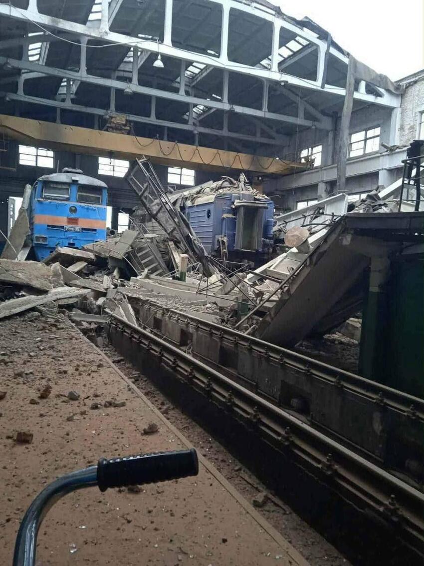 Russians blew up a Ukrainian rail hub in Hrebinka.