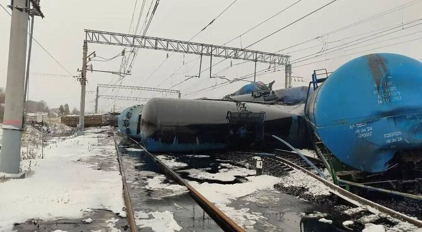 Derailed train in Penza, Chais station.