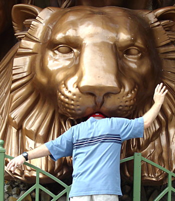 Brian fooling around at the Siegfried and Roy memorial