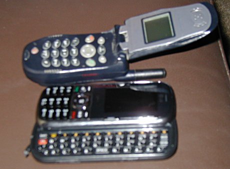 Motorola i60c (old) next to LG Rumor2 (new)