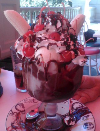 gigantic sundae at Serendipity 3